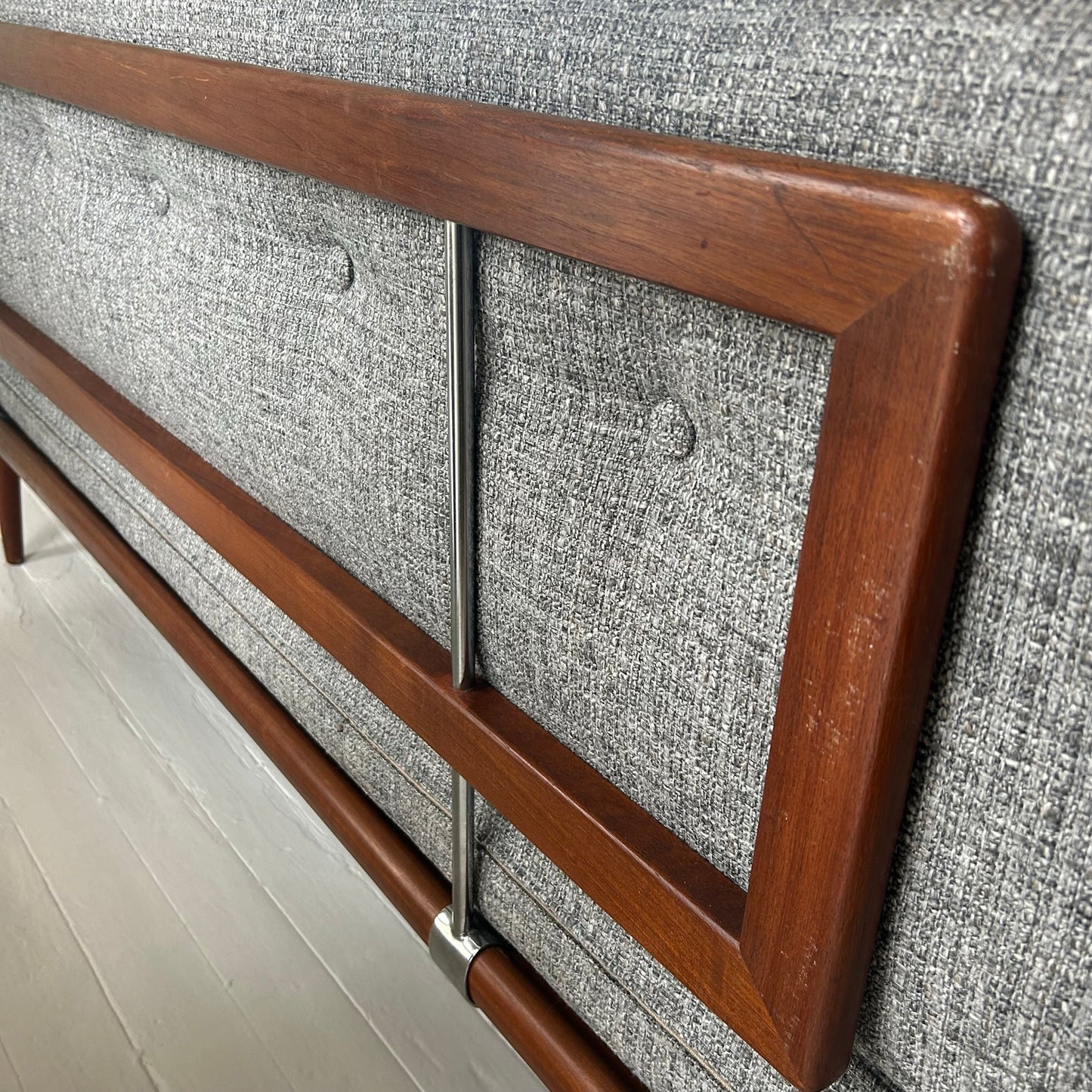 Minerva Day Bed