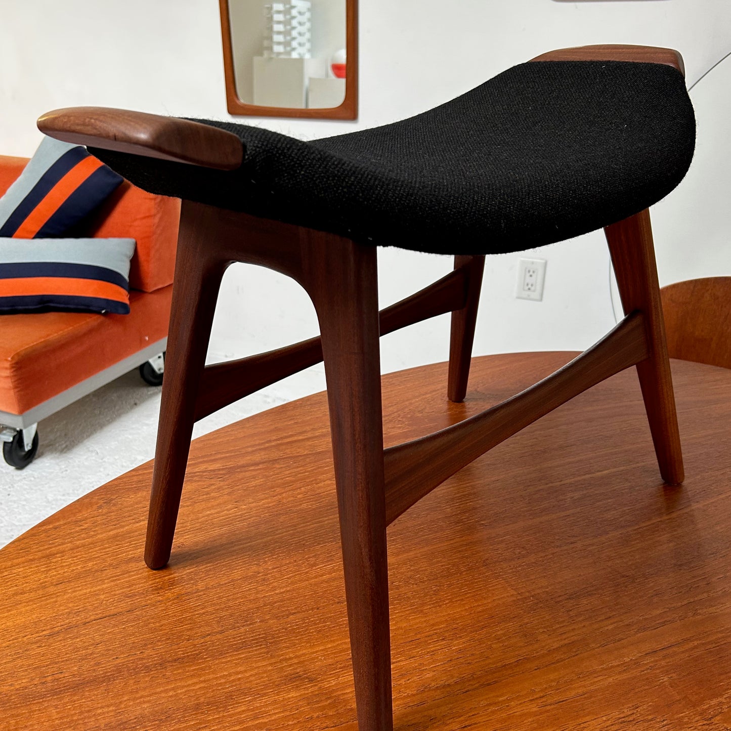 Inmar Relling Ottoman