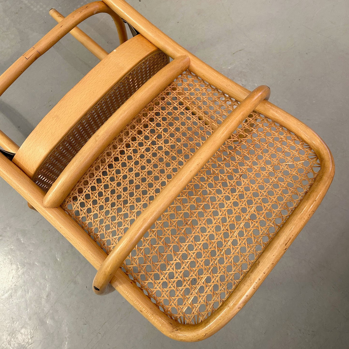 Prague Chairs Model 811