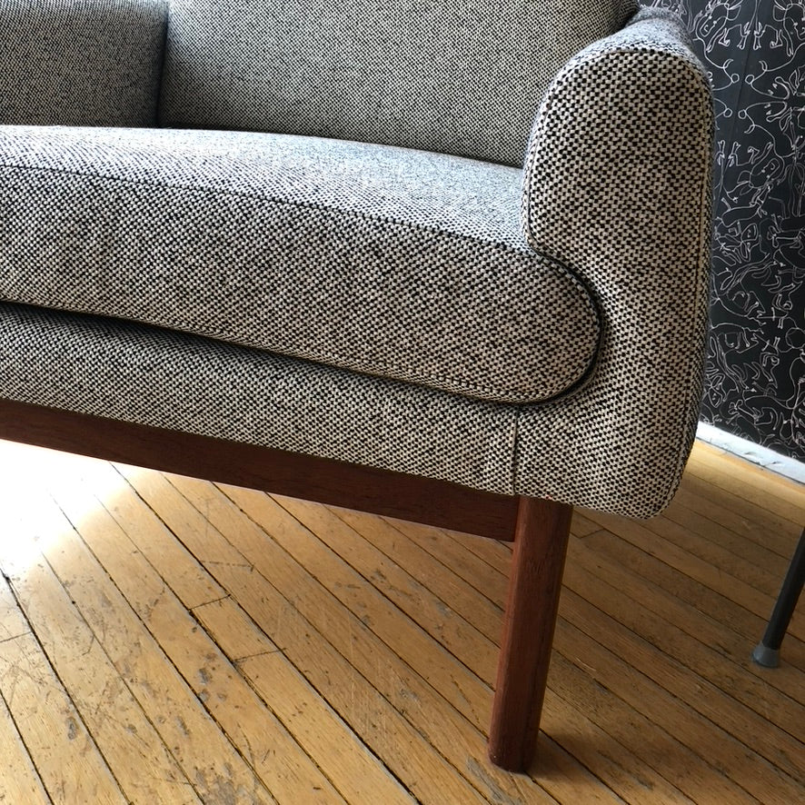 Huber Lounge Chair