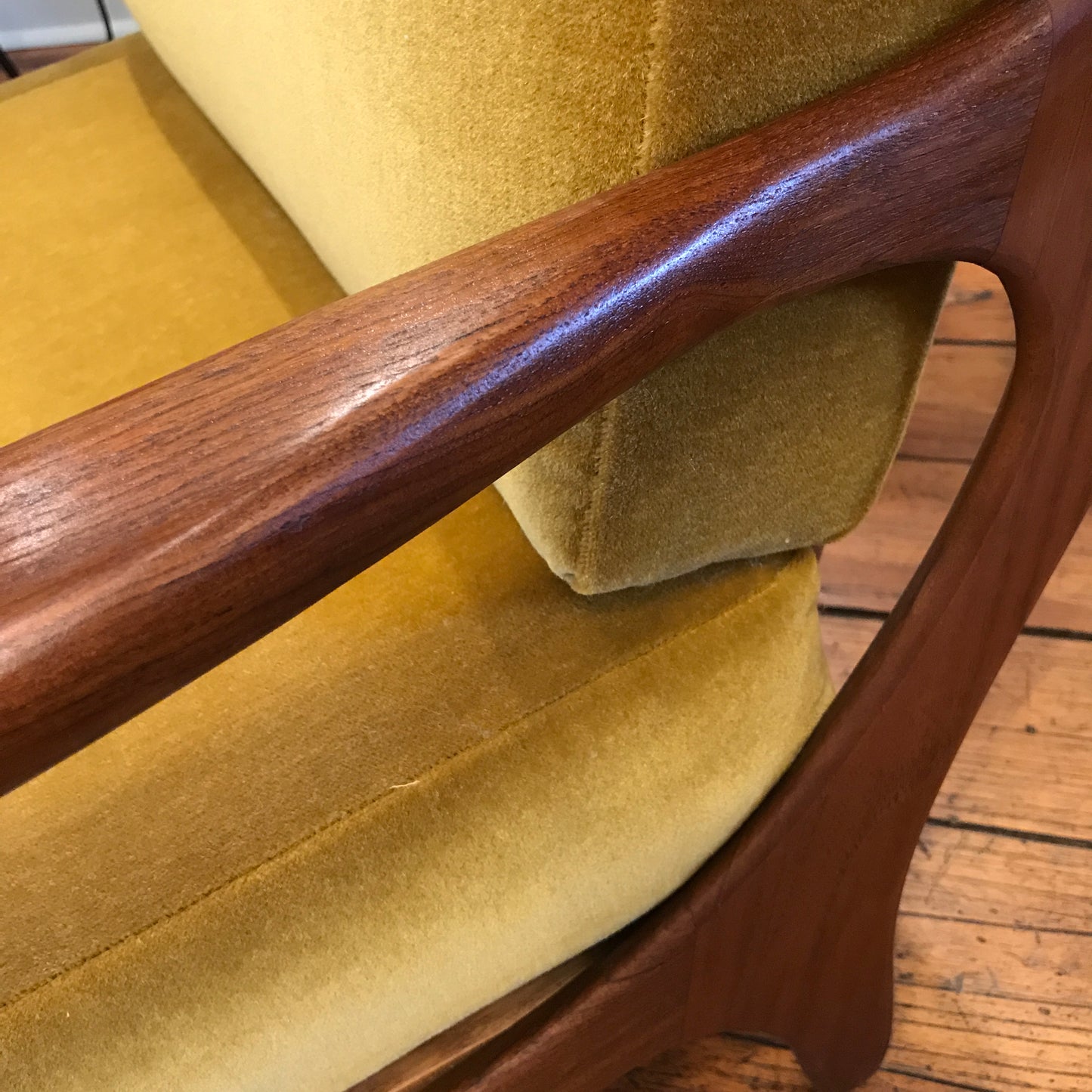 RARE. Huber Lounge Chair