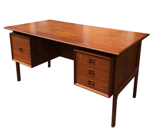 Arne Vodder Teak Doctors' Desk