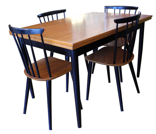 Farstrup Table and Chairs