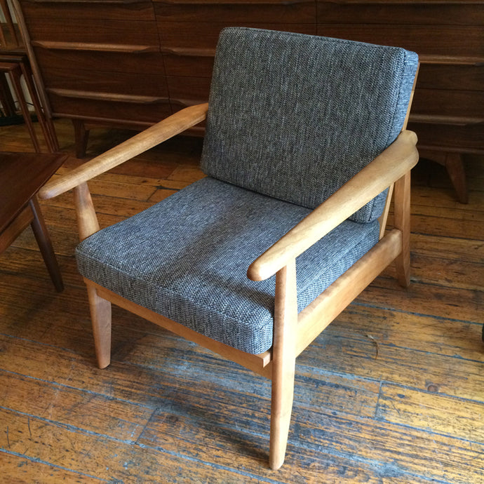 Mid Century Maple Lounge Chair