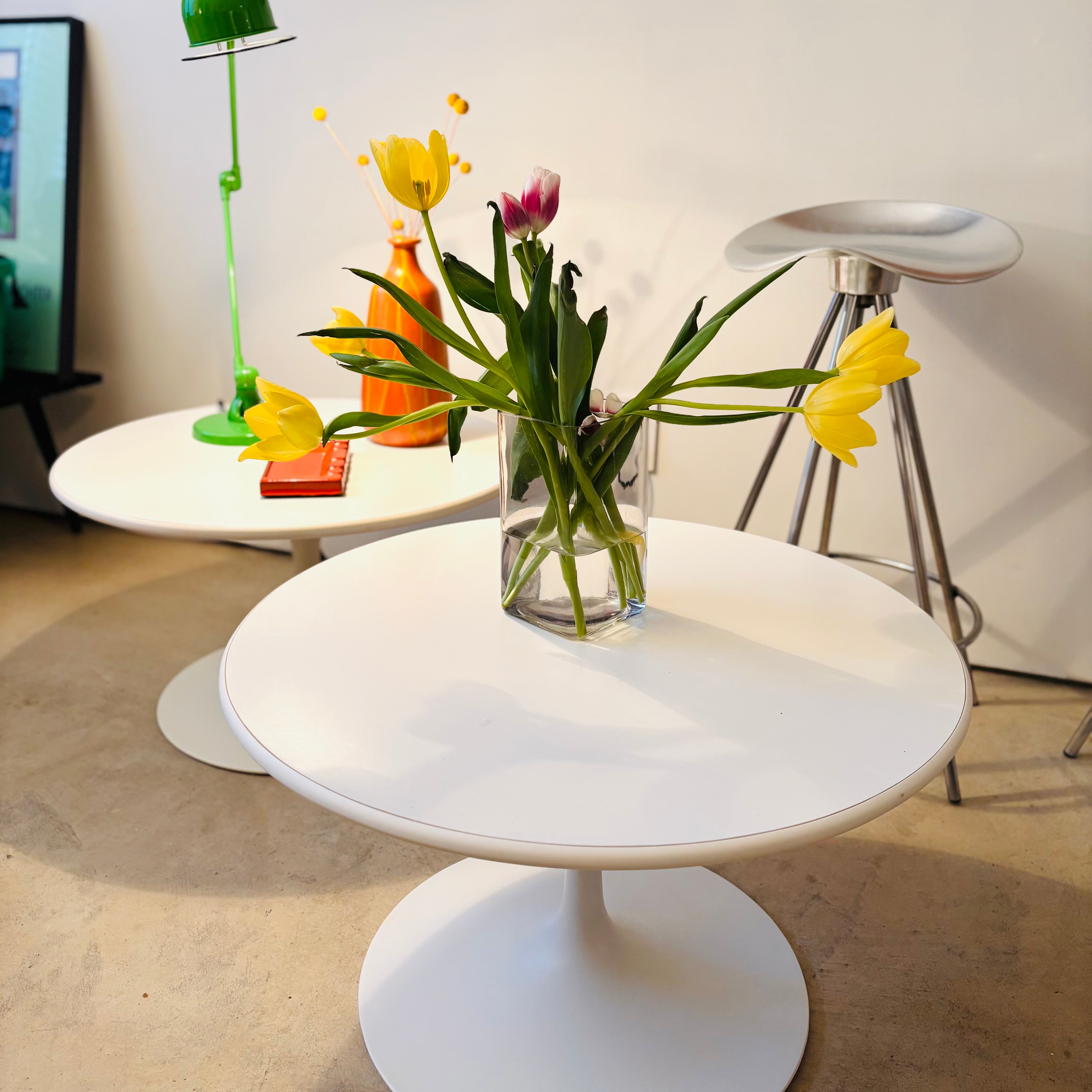 Tulip Tables – Inabstracto