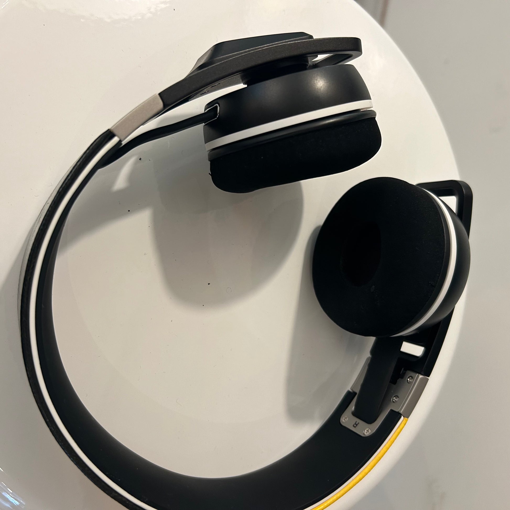 F703 Sennheiser x Freitag Headphones – Inabstracto F703 Sennheiser x Freitag Headphones – Inabstracto