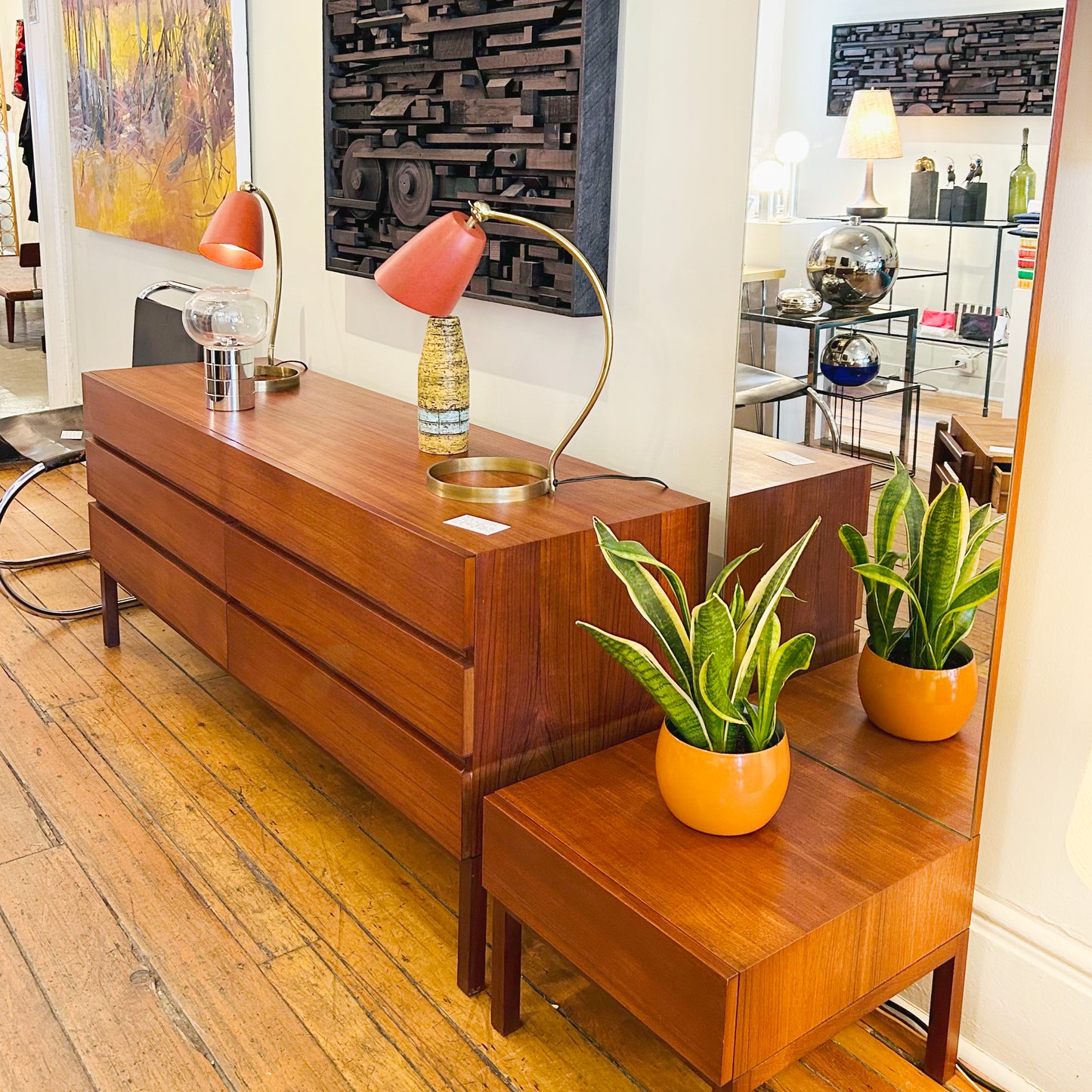REFF Dresser