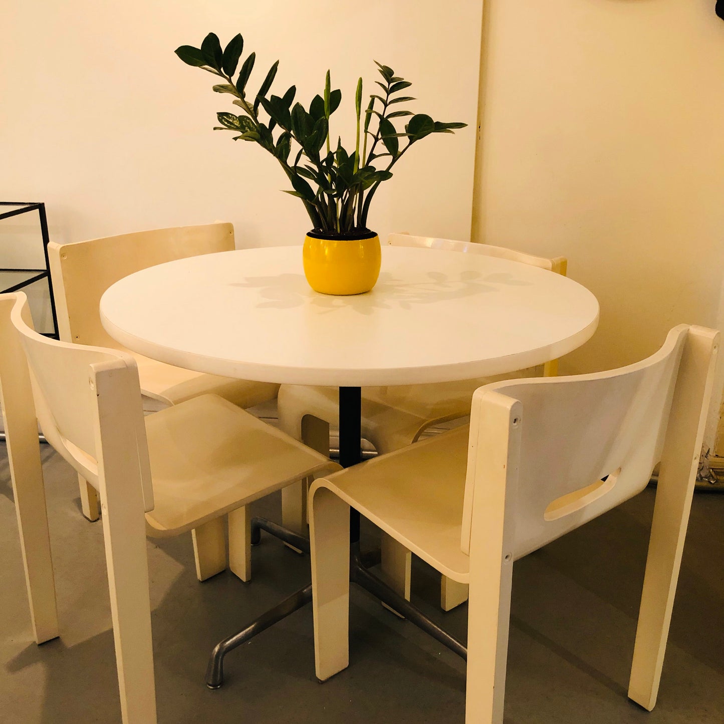 8 Vanilla MS-SC Stacking Chairs