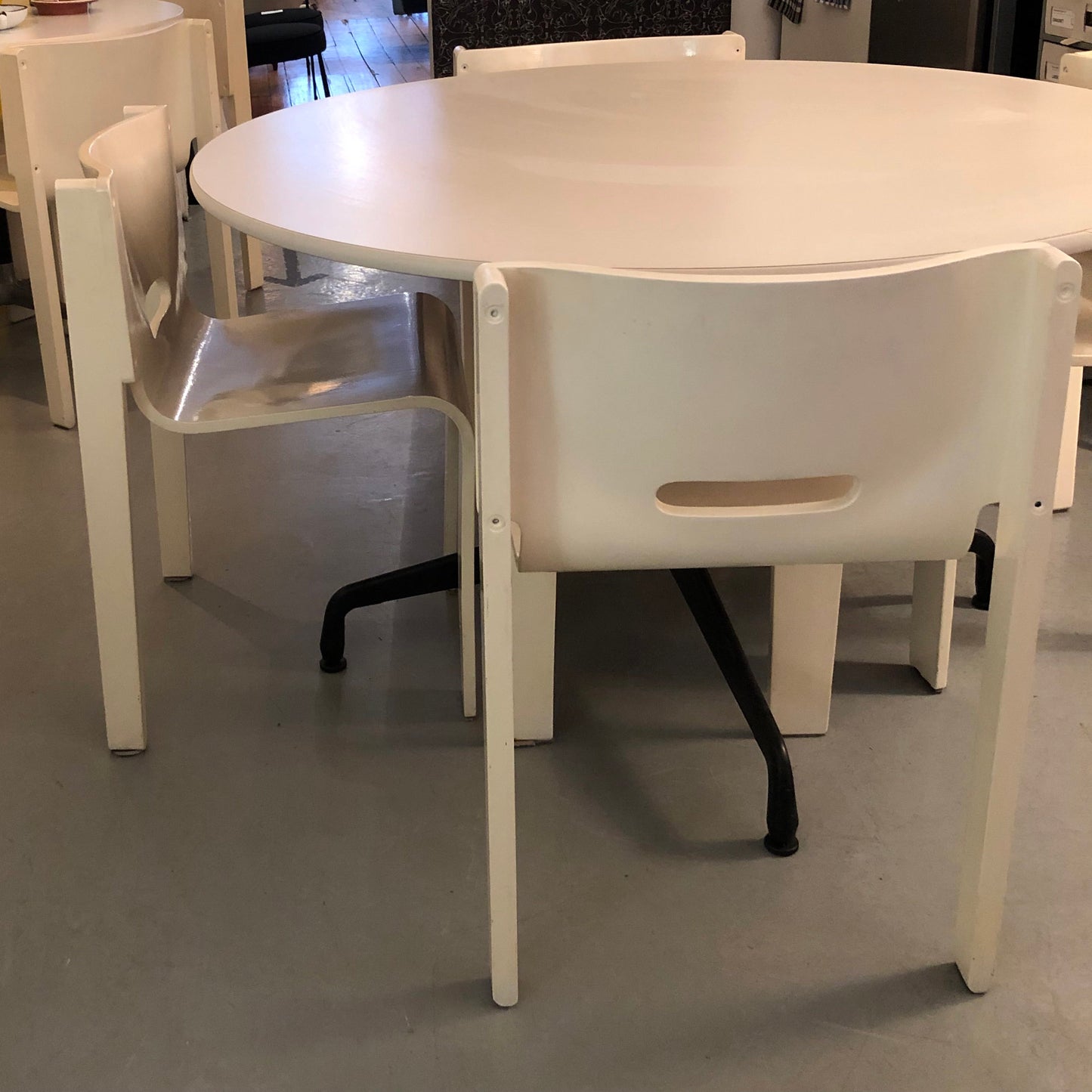 8 Vanilla MS-SC Stacking Chairs
