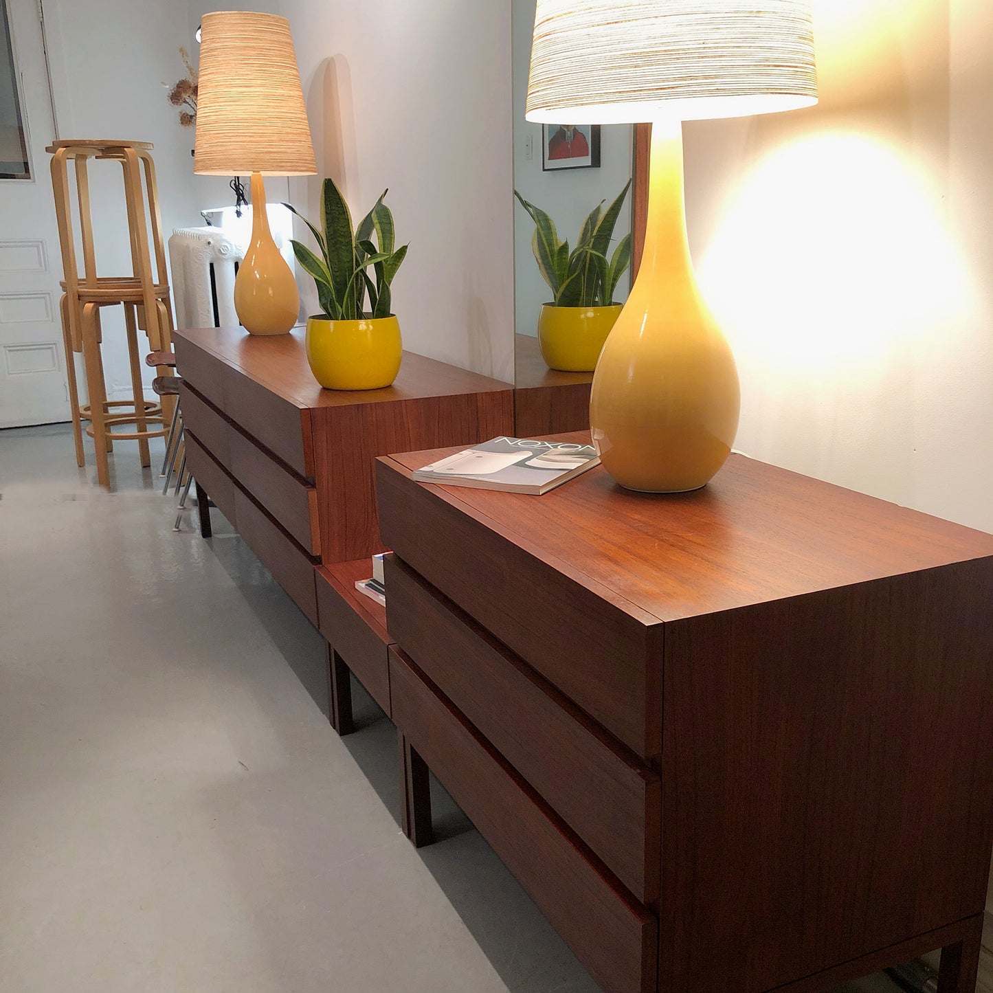 REFF Dresser